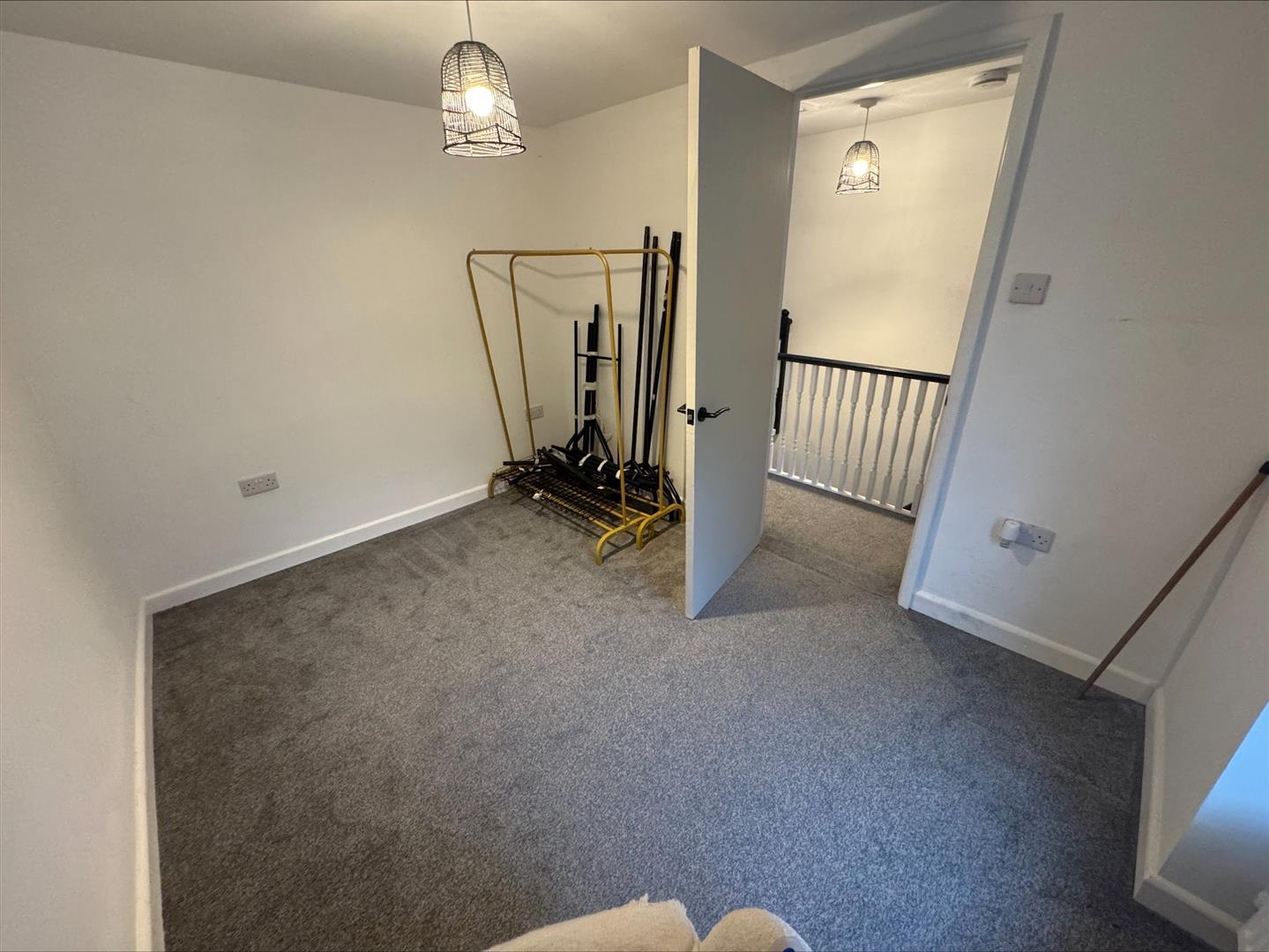 Panteg, Felinfoel, Llanelli, SA15 3TE